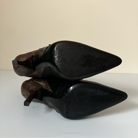 Louis Vuitton Black Leather LV Logo Janet Ankle Buckle Heeled Boots size 38 - Picture 13 of 15